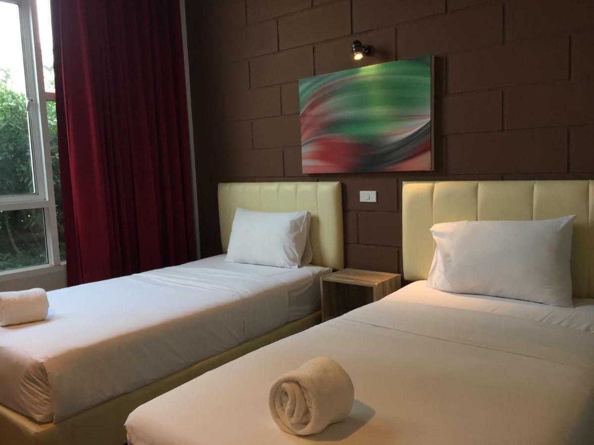 The Zell Hotel Buriram Luaran gambar