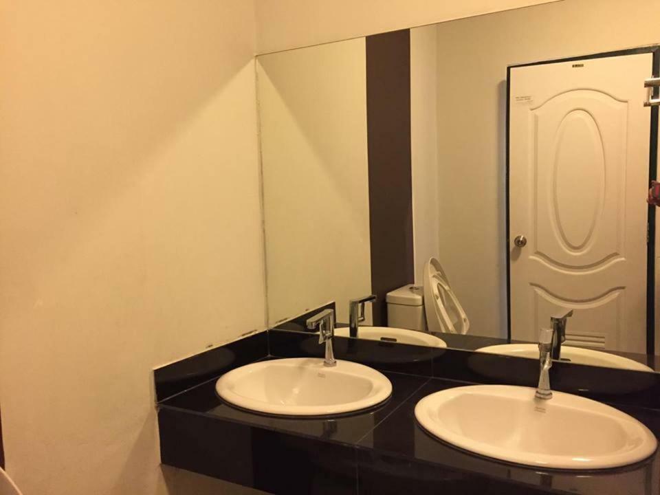 The Zell Hotel Buriram Luaran gambar