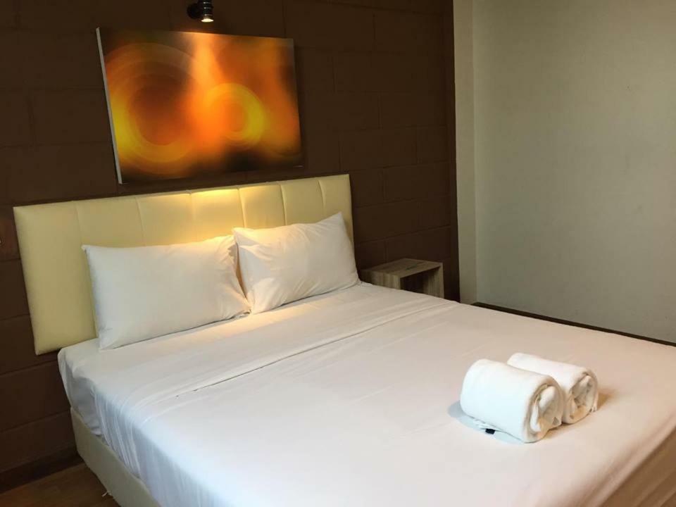 The Zell Hotel Buriram Luaran gambar